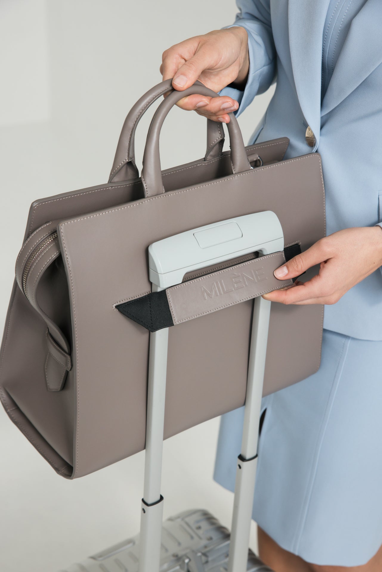 Laptoptasche mit Koffergurt